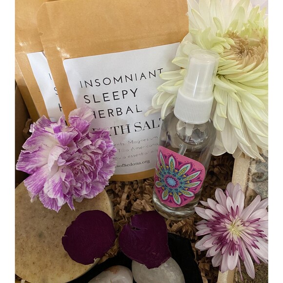 Holistic Christmas Gift Set, Crystals, Herbal Soap, Beeswax Candle, Bath Salts - Picture 5 of 10